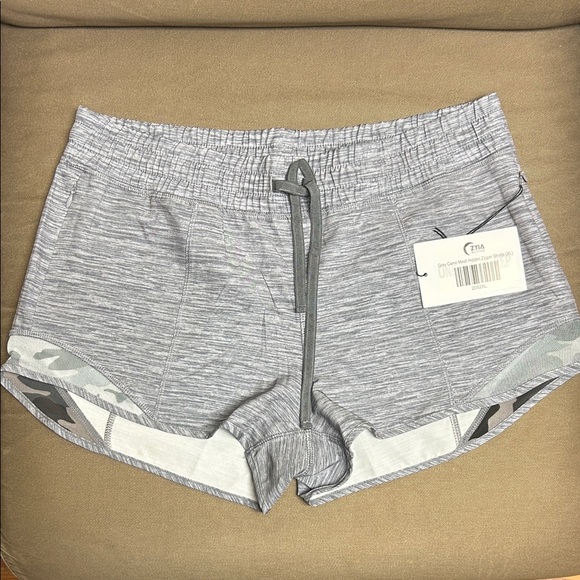 ZYIA Pants - ZYIA Heather Gray Athletic Shorts with Camouflage Trim